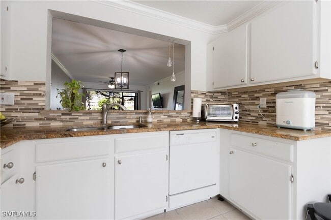 Foto del edificio - 1392 Churchill Cir