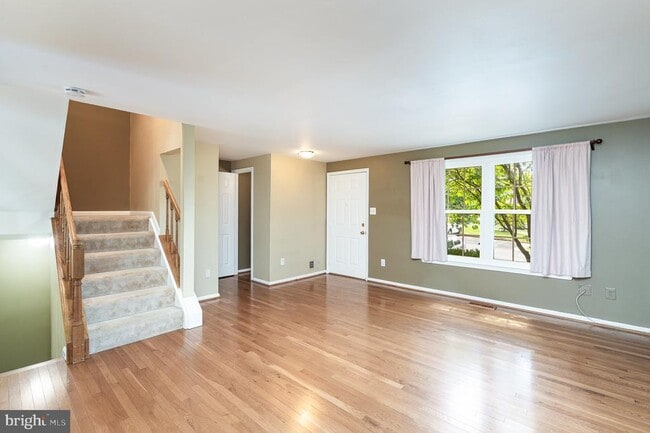 Foto del edificio - 6580 Lochleigh Ct