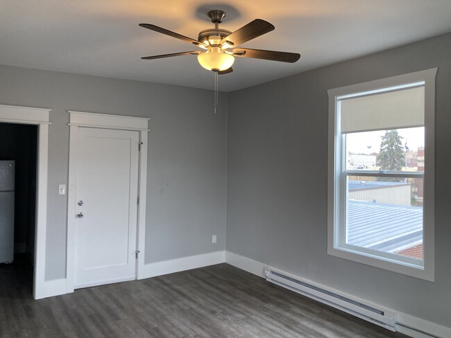 Living Room - 231 2nd Ave NE