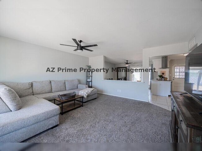 Foto del edificio - 8614 E Palm Ln