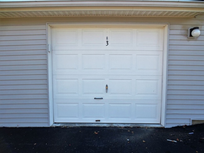 Building Photo - 135 Dale Hollow Dr