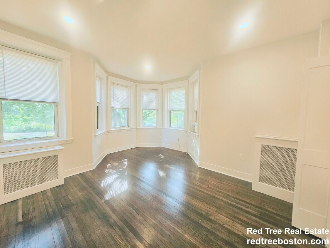 Primary Photo - 207 Park Dr