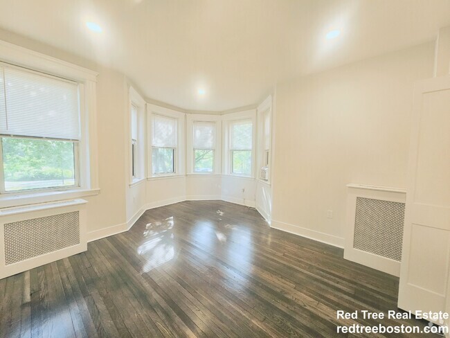 Building Photo - 207 Park Dr