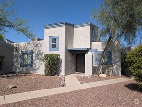 Building Photo - 3460 N Richland Dr