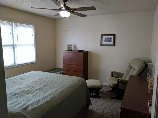 Foto del edificio - Quiet Norwalk house for rent