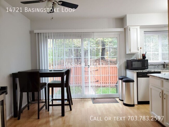 Foto del edificio - 14721 Basingstoke Loop
