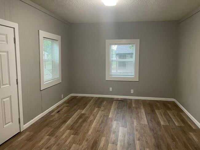 Foto del edificio - PRE-LEASING!! - AVAILABLE 7/10/26- Two Bedroom/ 1 Bathroom House