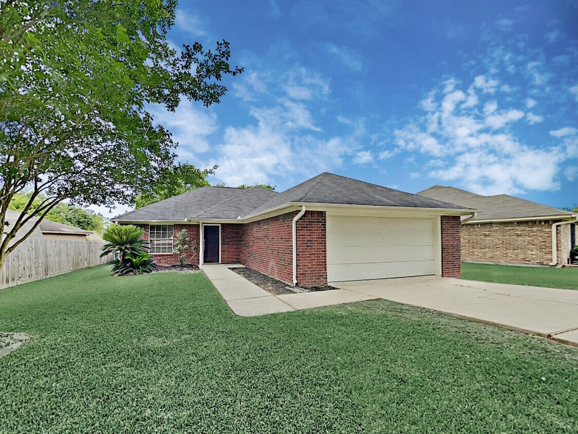 Primary Photo - 227 Cape Conroe Dr