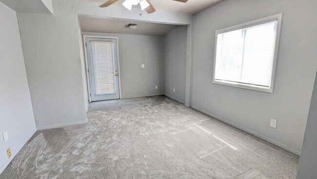Building Photo - 591 S Nichols St