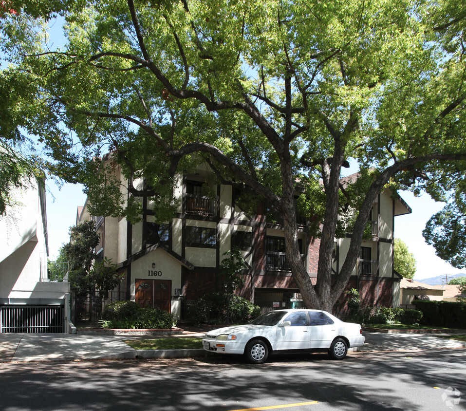 Building Photo - 1160 Allen Ave