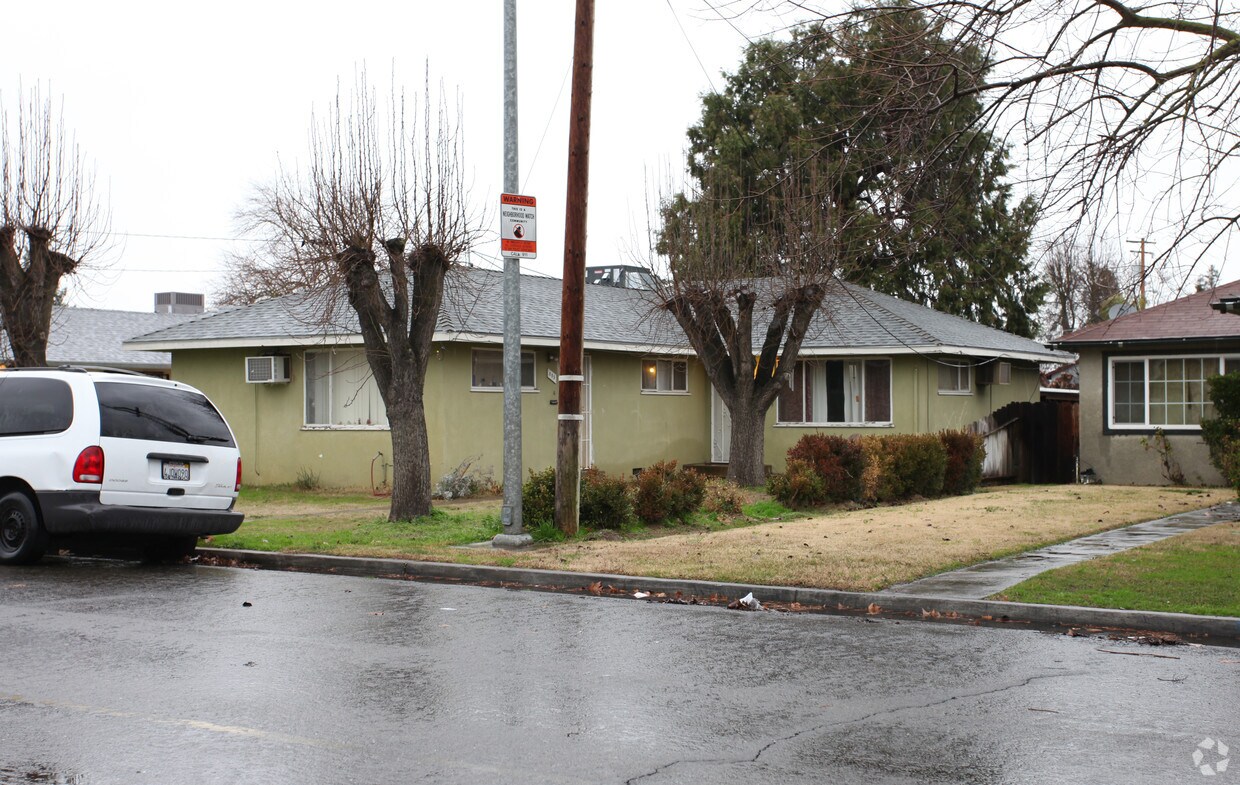 Building Photo - 685-687 W Olive St