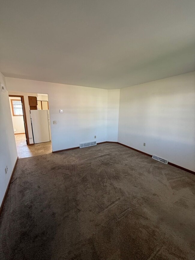 Building Photo - 510/512 Pheasant Drive