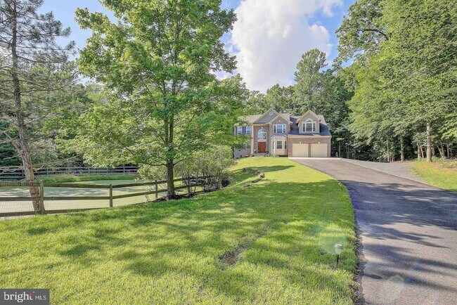 Foto del edificio - 8606 Shorthills Ct