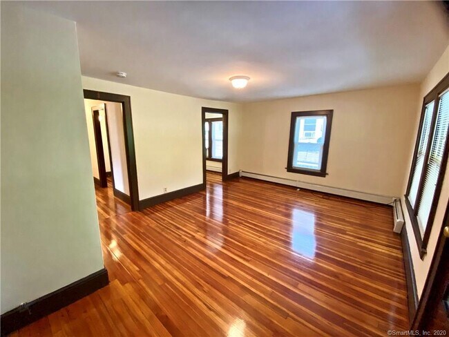 Foto del edificio - 262 N Main St