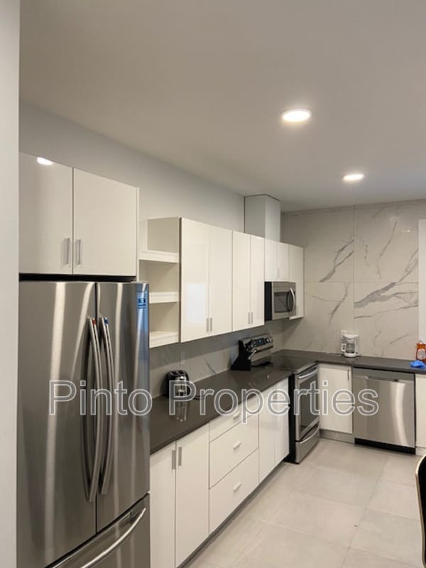 Building Photo - 10749-10786 86 Ave NW