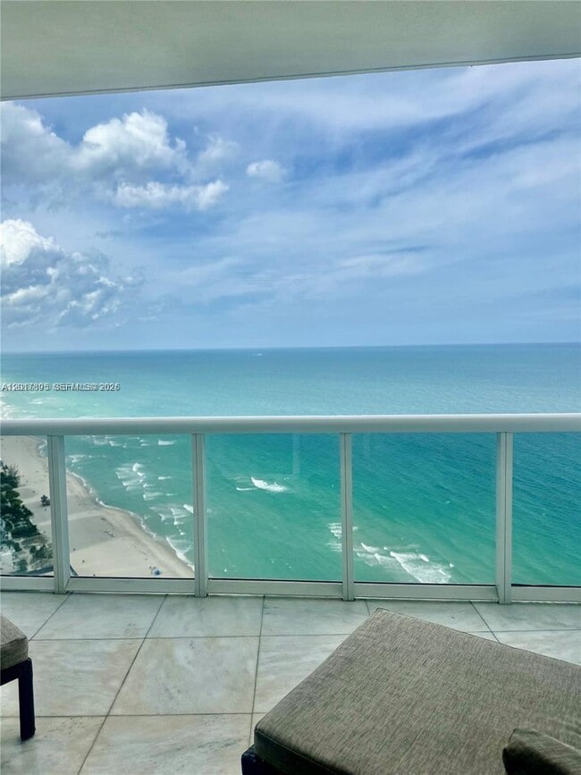 Building Photo - 18201 Collins Ave