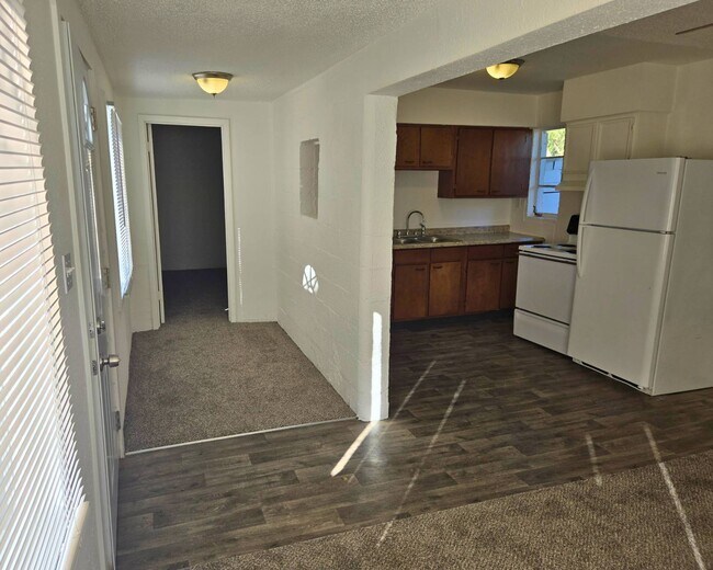 Foto del edificio - 4388 E Lake Mead Blvd