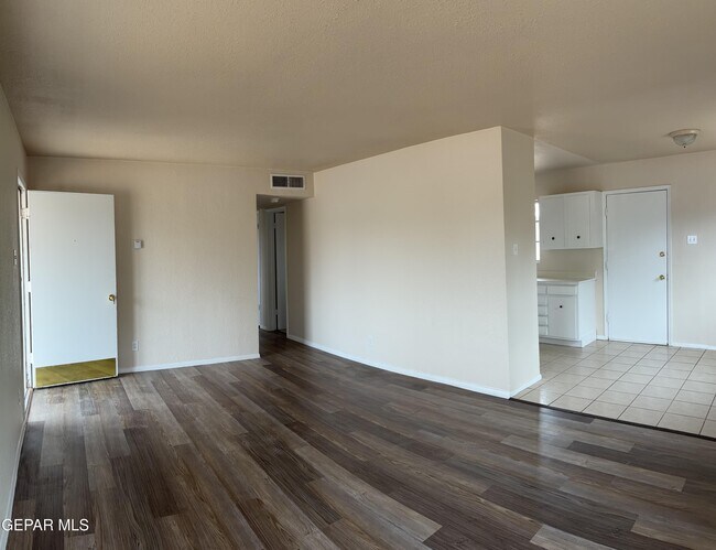 Building Photo - 5140 Tropicana Ave