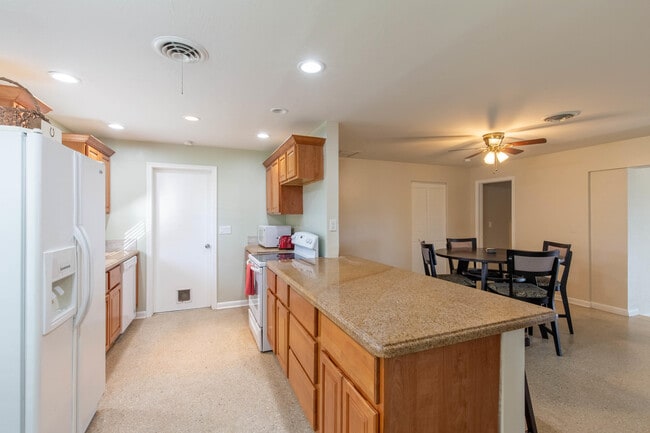 Building Photo - 13529 E Citrus Dr