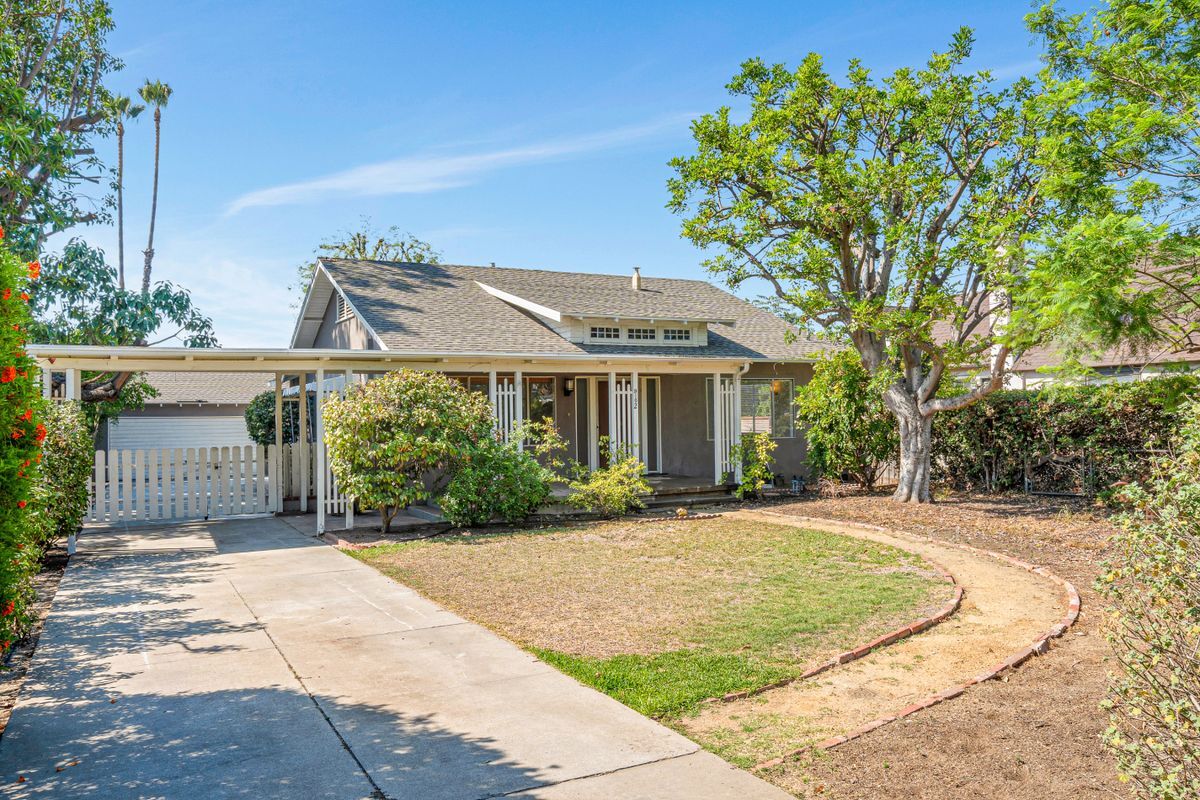 Foto principal - 9102 E Fairview Ave
