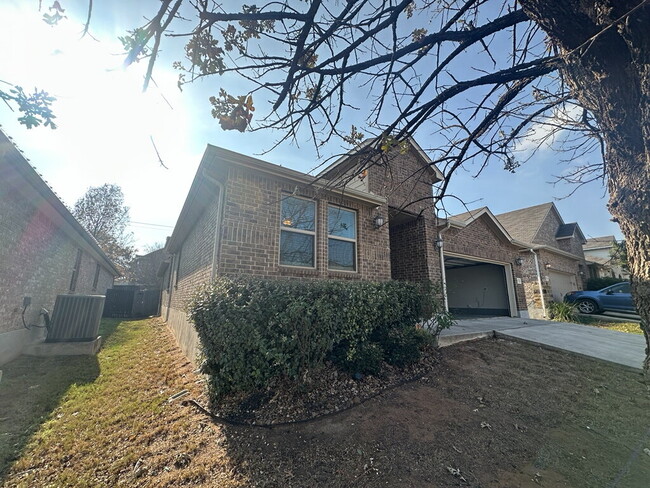 Foto del edificio - 1722 Cedric Ln