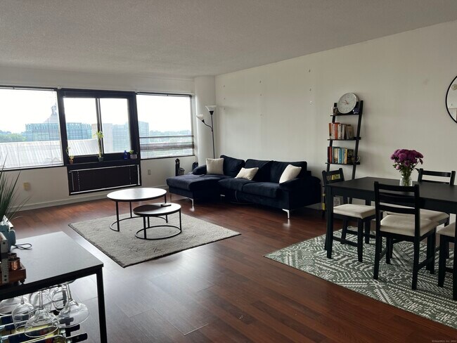 Building Photo - 127 Greyrock Pl