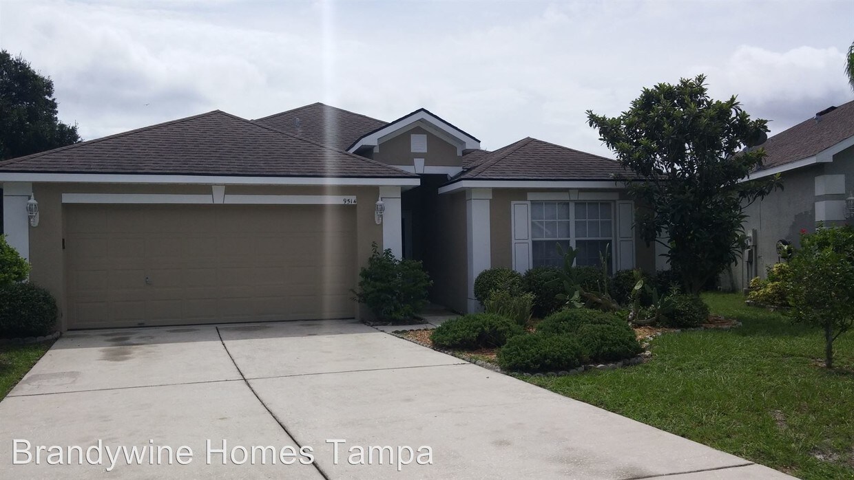 9514 Cypress Harbor Dr, Gibsonton, FL 33534 House for Rent in