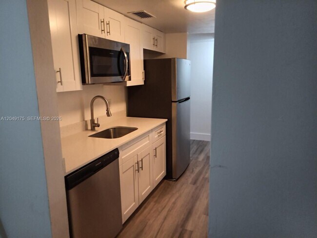 Foto del edificio - 4401 W McNab Rd