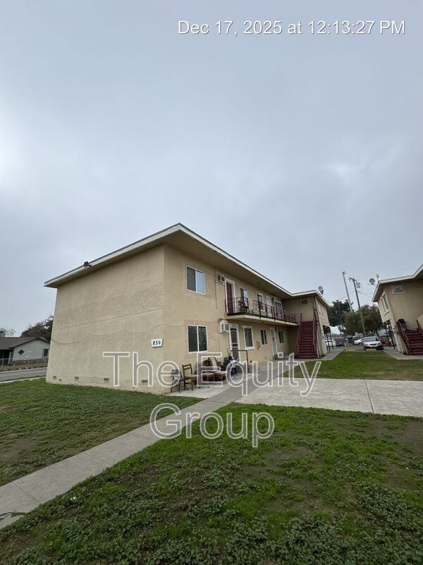 Building Photo - 830 Davis St