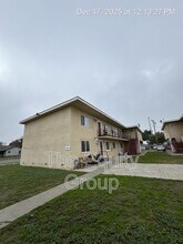 Building Photo - 830 Davis St