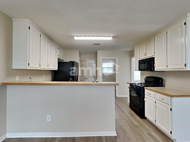 Foto del edificio - 811 Karie Dr