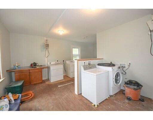 Building Photo - 24 Springhill Ave