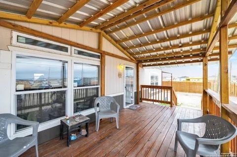 Foto del edificio - 70 Gallinas Crk Rd