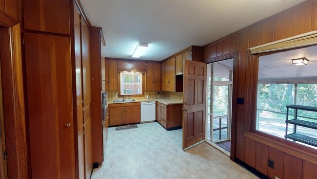 Building Photo - 110 Ridgewood Dr