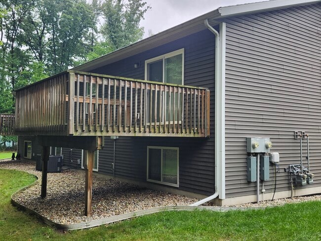 Building Photo - 798 Weatherwood Dr SE