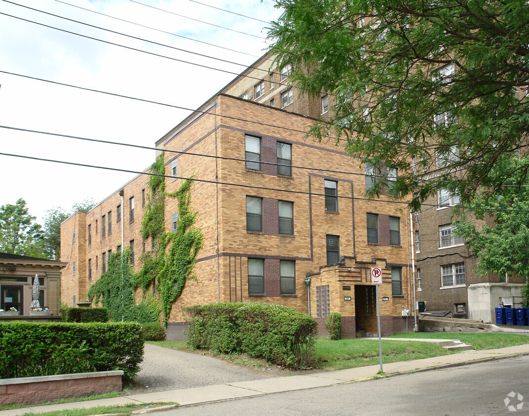 Building Photo - THE VERONICA