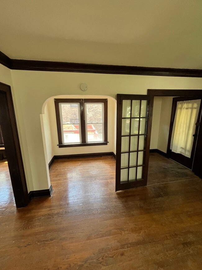 Building Photo - 306 N 71st St