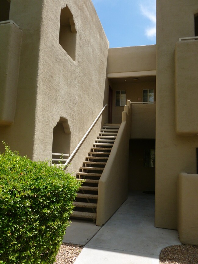 Building Photo - 1909 Rio Canyon Ct