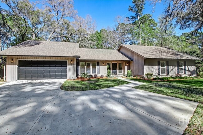 Building Photo - 18 Deer Run