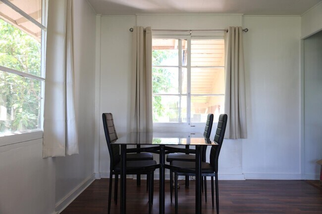 Foto del edificio - 320 Longley Pl