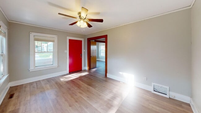 Building Photo - 4 Bedroom House for Rent!