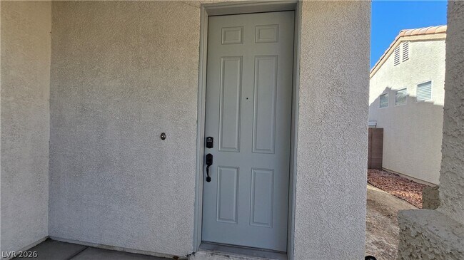 Building Photo - 3902 W El Campo Grande Ave