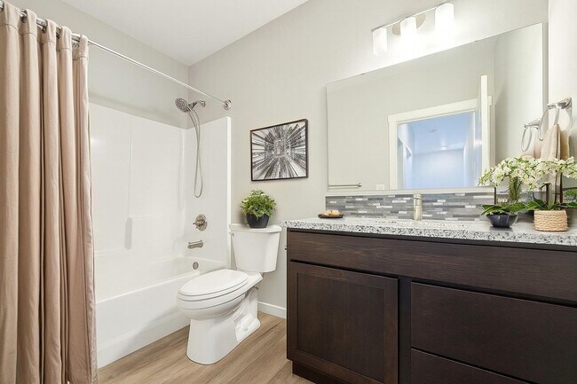 Foto del edificio - ENHANCED PRICE FOR QUICK MOVE IN!