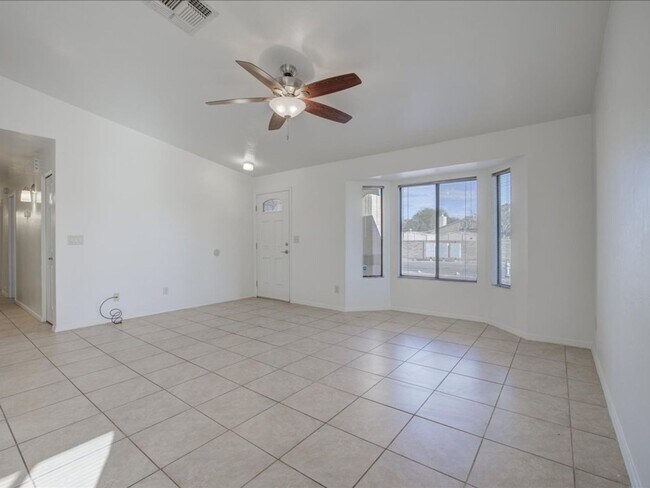 Building Photo - 4 Bedroom, 2 Bath