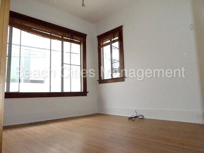 Building Photo - 637 1/2 Linden Ave