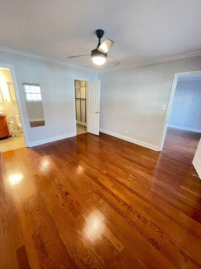 Foto del edificio - 897 N Highland Ave NE