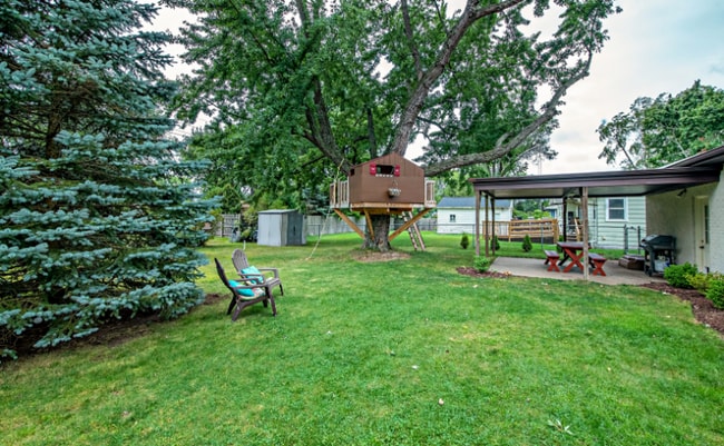 Building Photo - 710 Clemens Ave