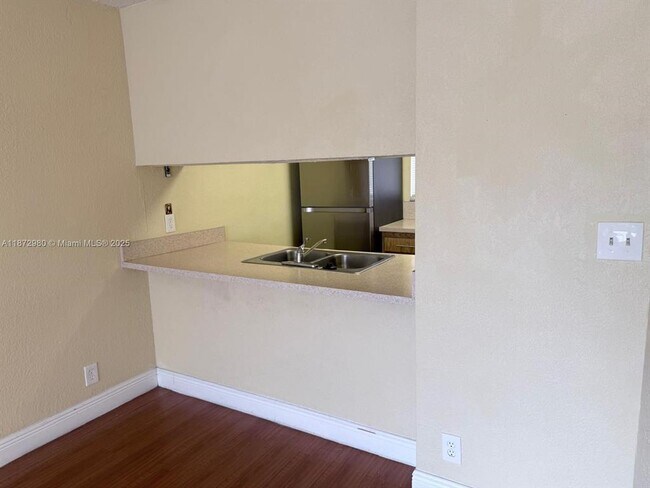 Foto del edificio - 3224 NW 103rd Ter