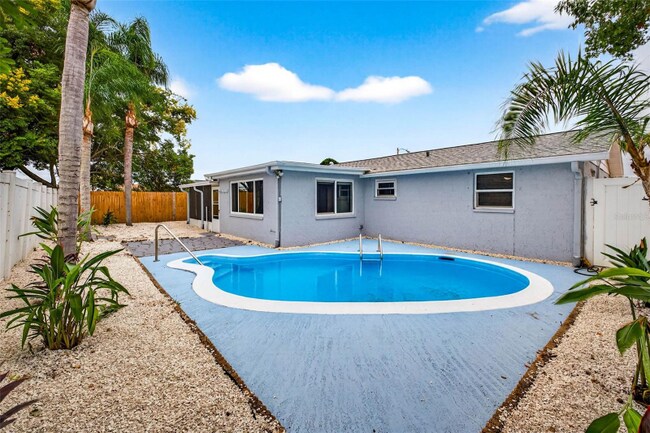 Building Photo - 7415 San Salvadore Dr