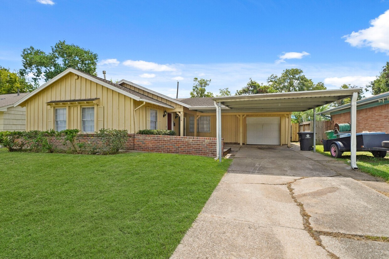 Primary Photo - 514 Sulphur St